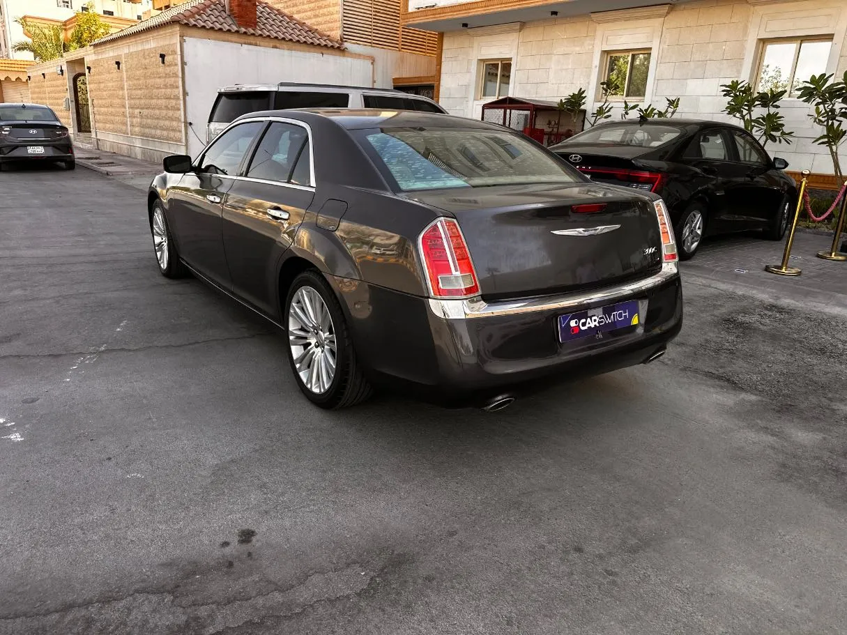 Car image 7