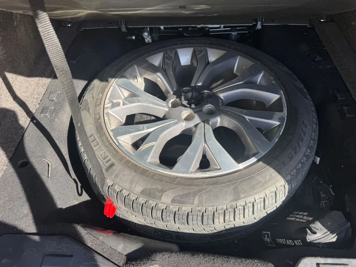 Car image 20