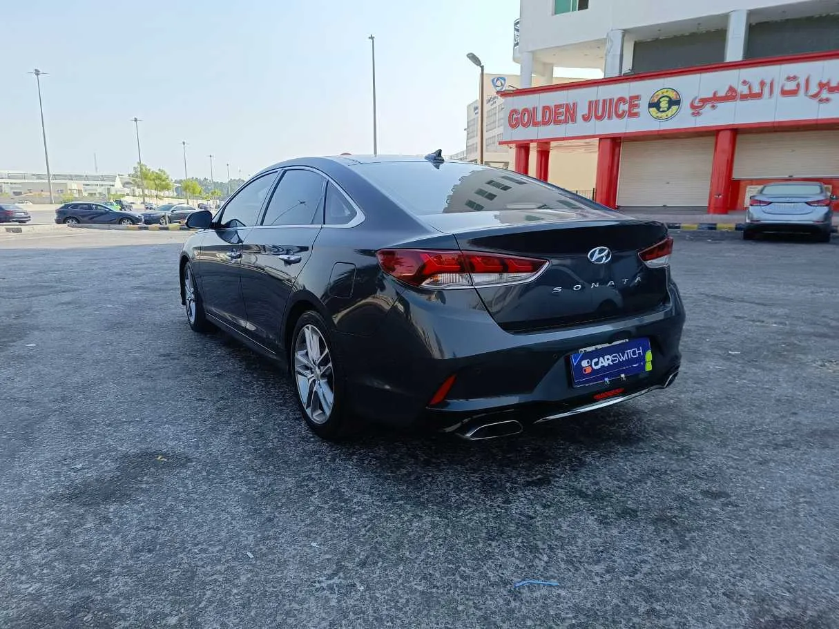 Car image 7