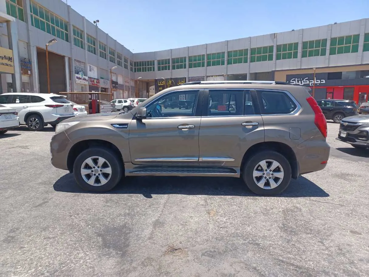 Car image 8
