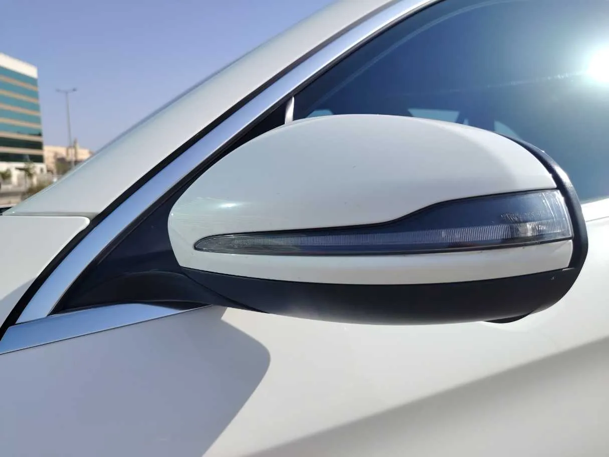 Car image 27