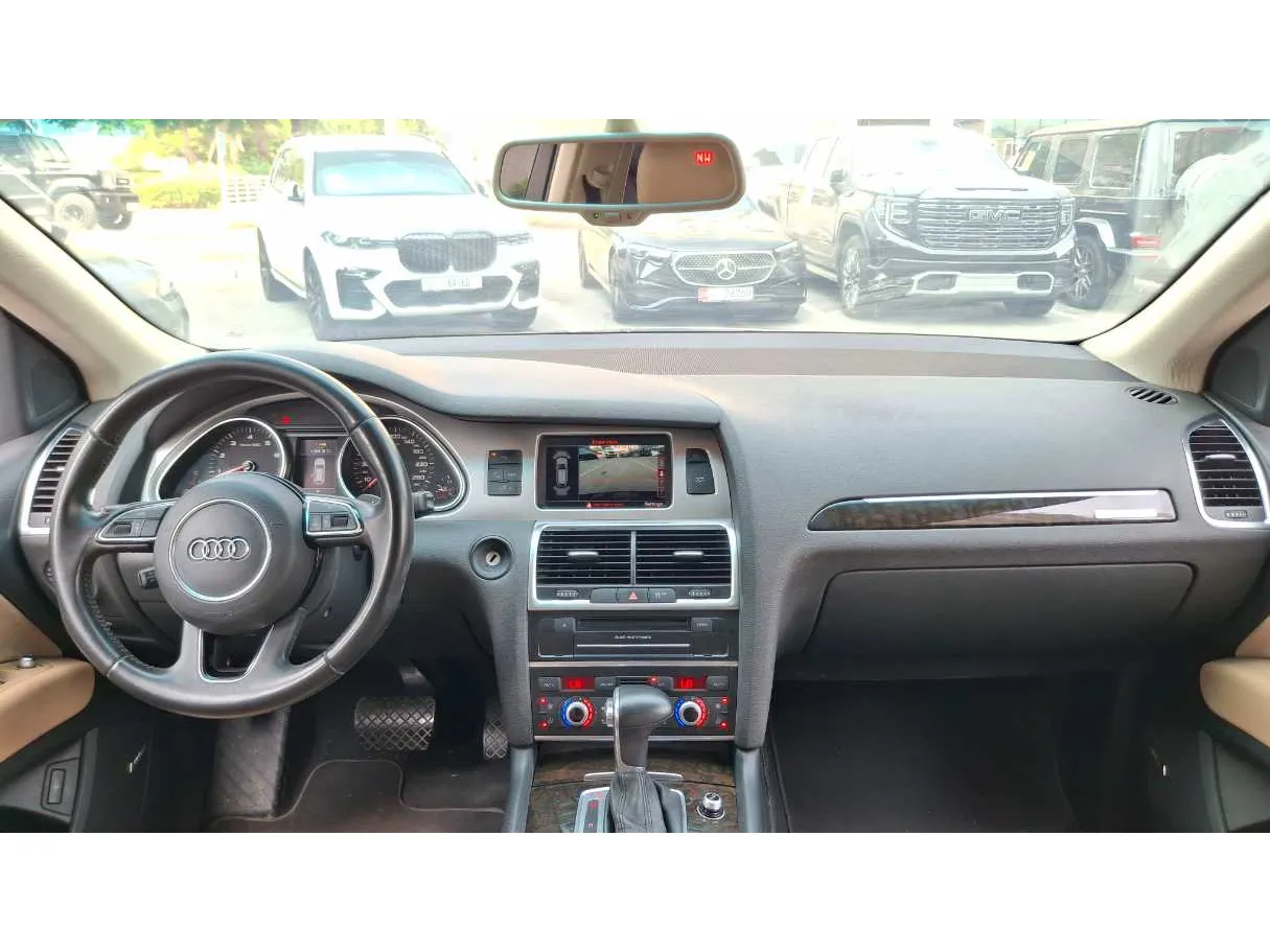 Car image 17