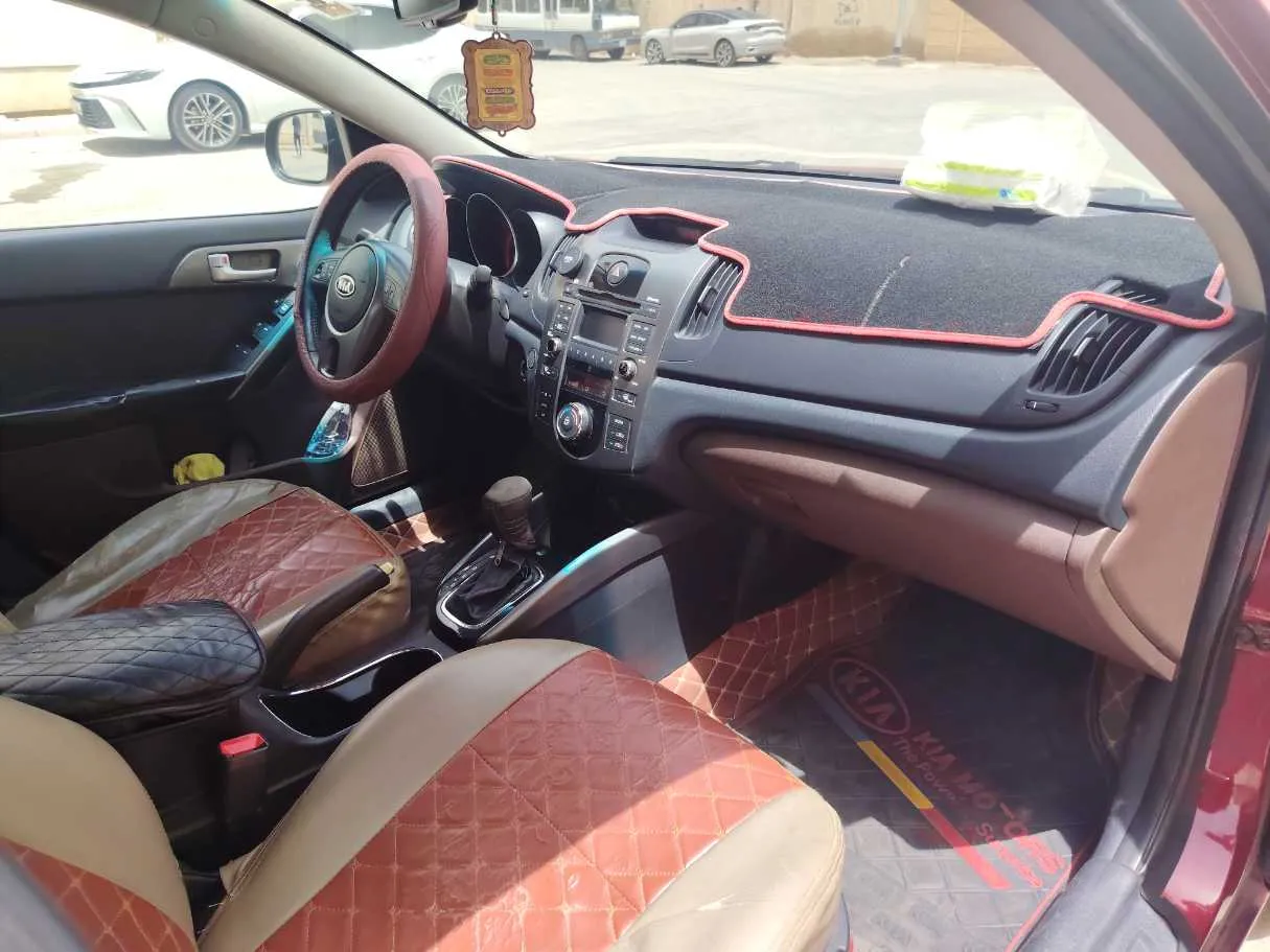 Car image 13