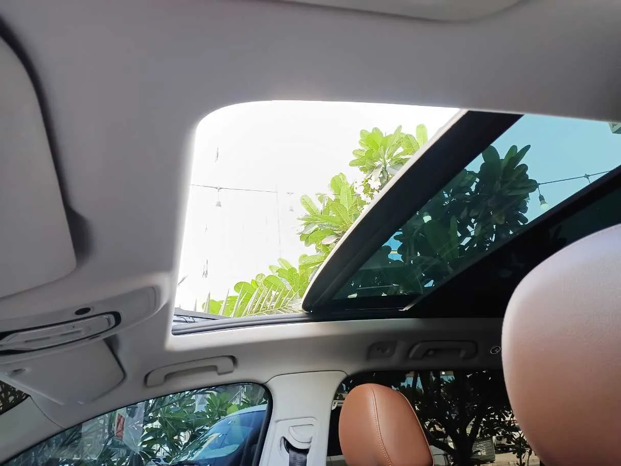 Car image 23