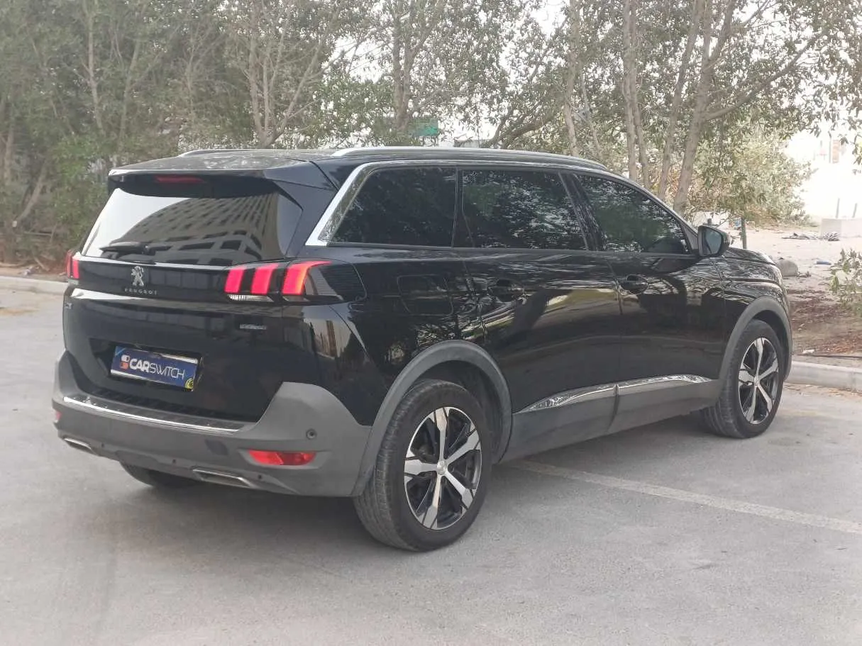 Car image 5