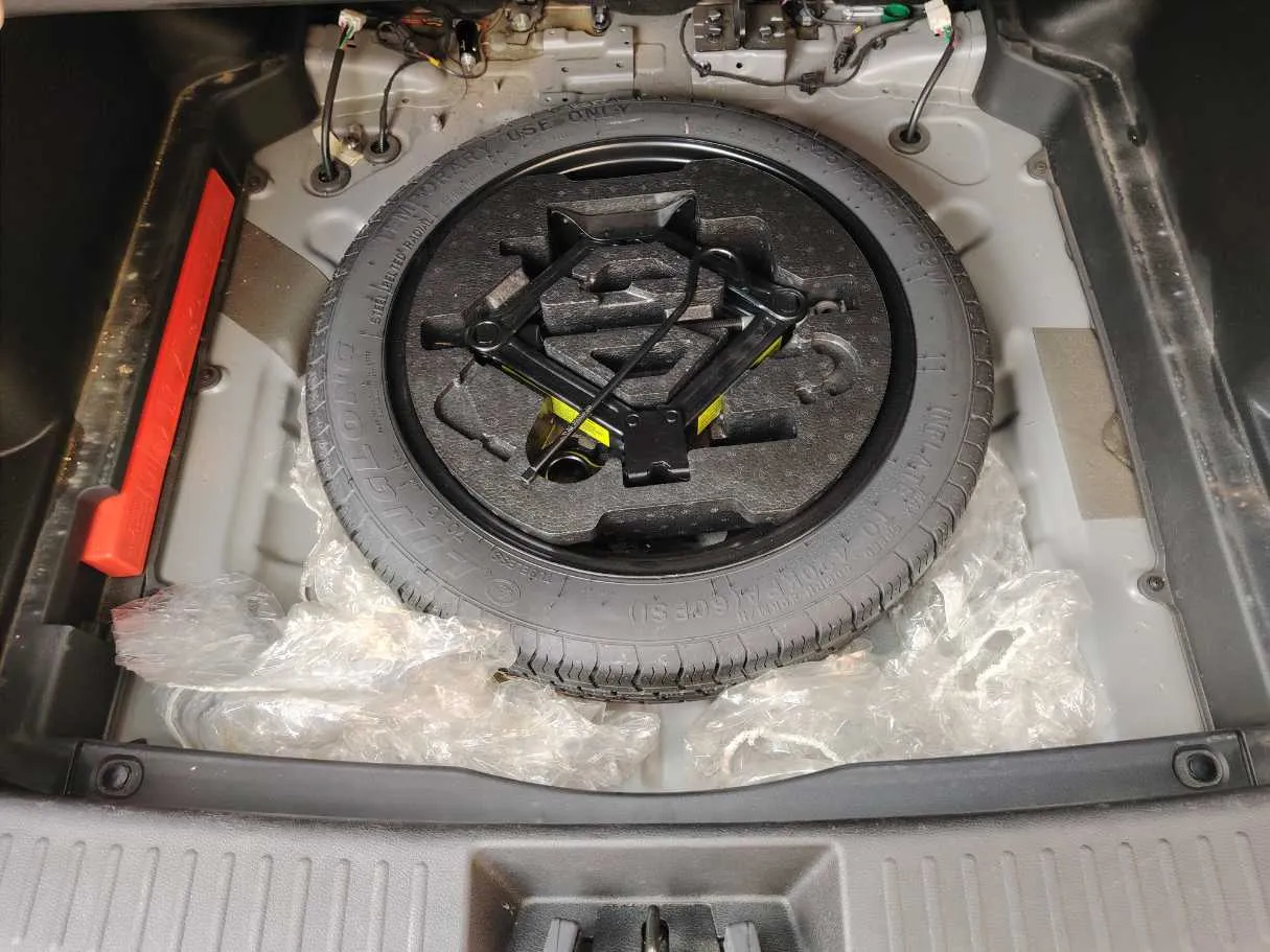 Car image 36