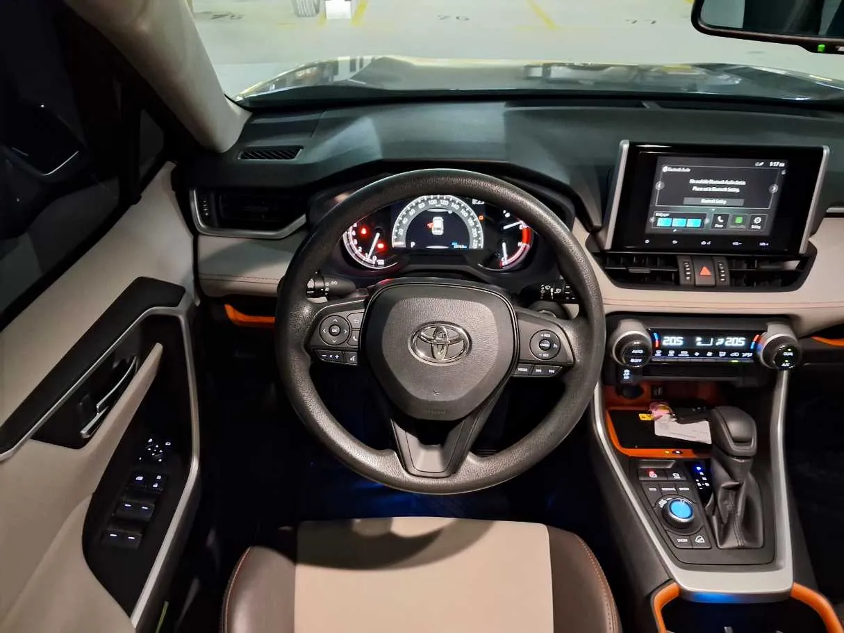 Car image 17