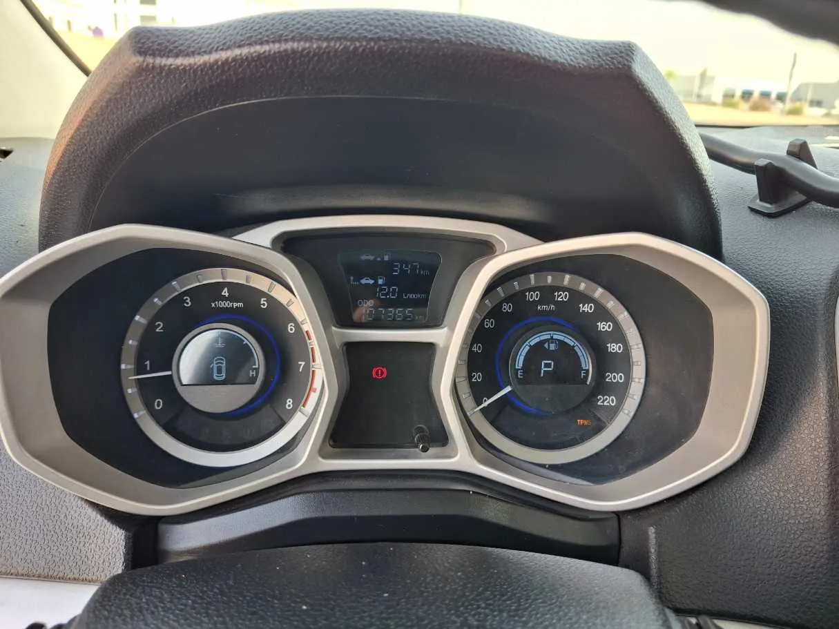 Car image 17