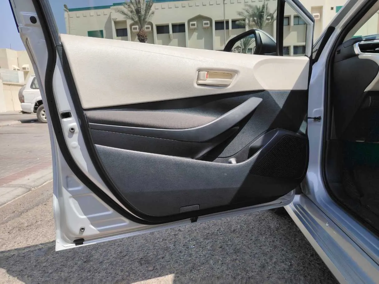Car image 10