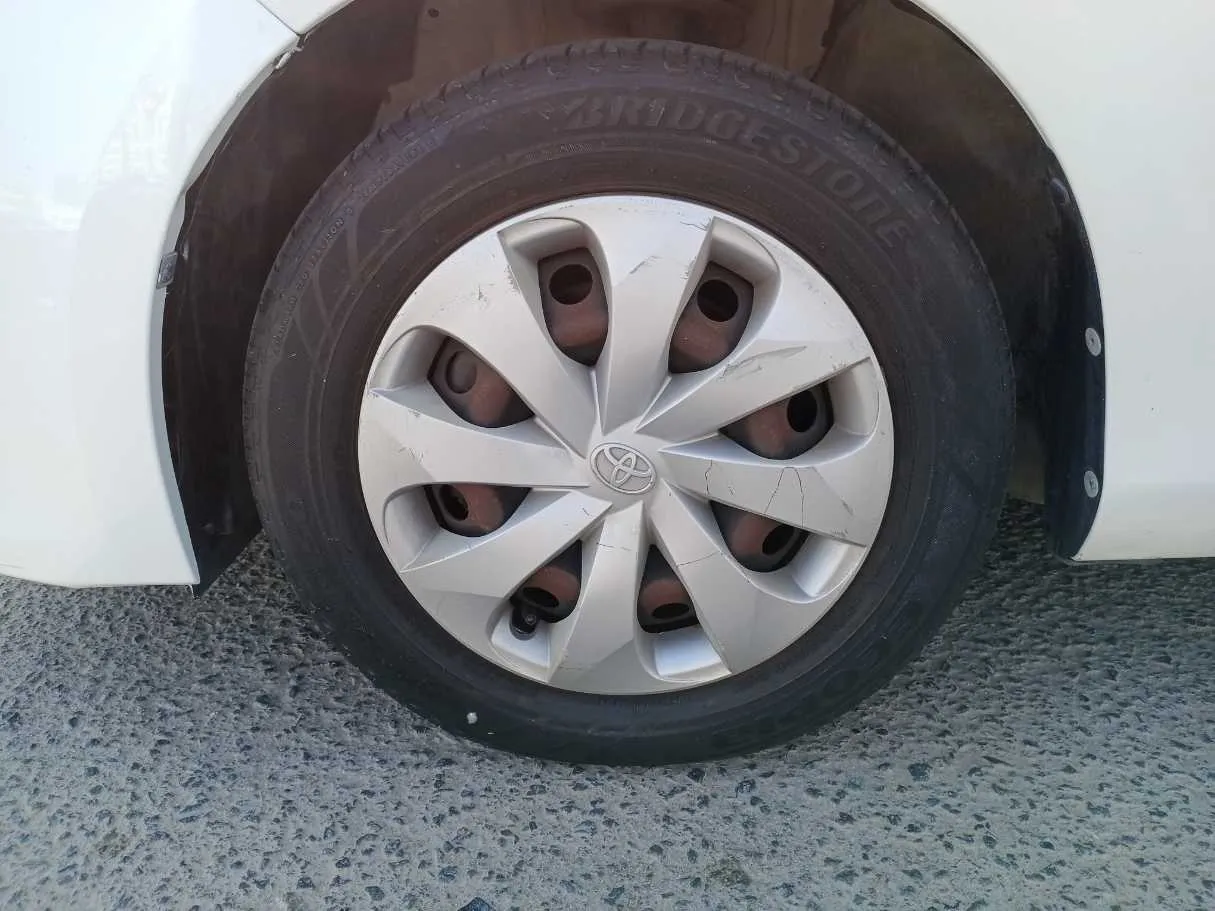 Car image 9