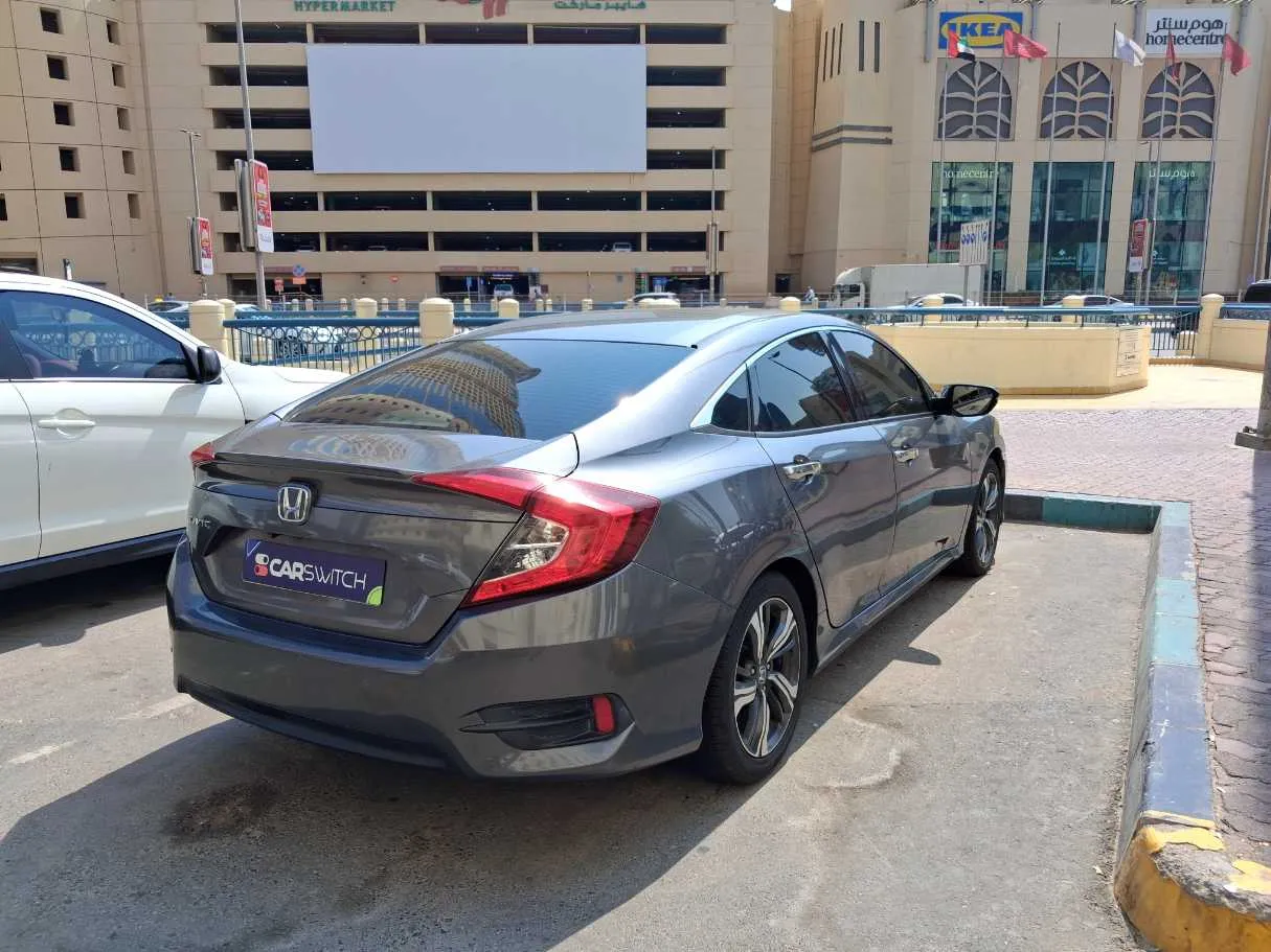 Car image 5