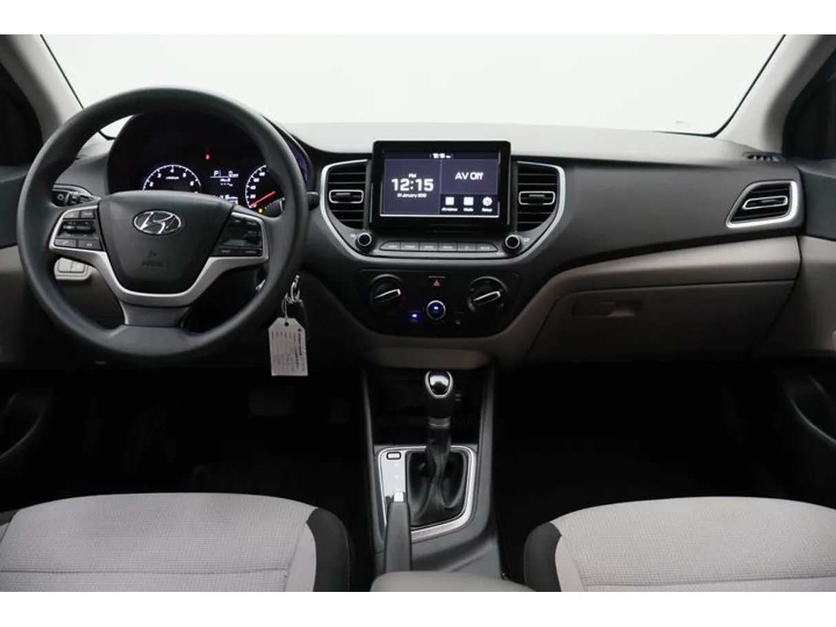 Car image 14
