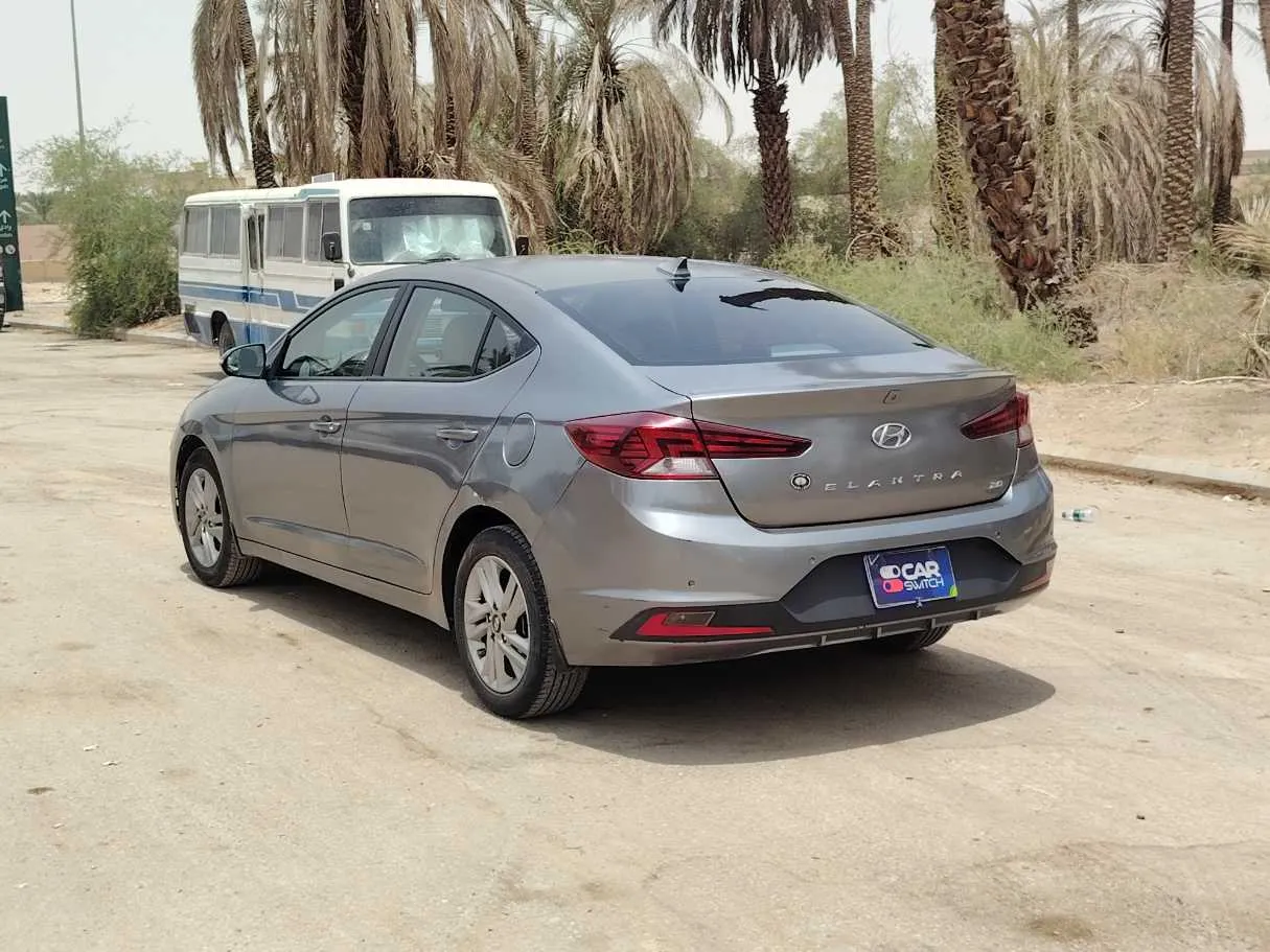 Car image 7