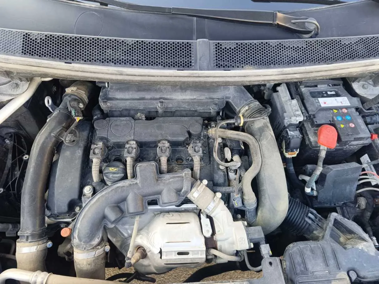 Car image 35
