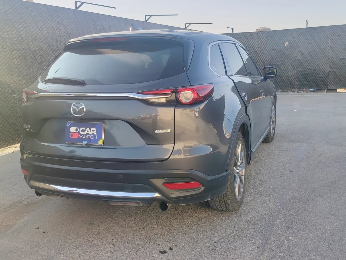 Car image 5