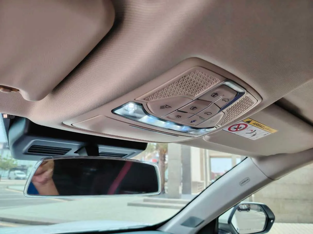 Car image 32