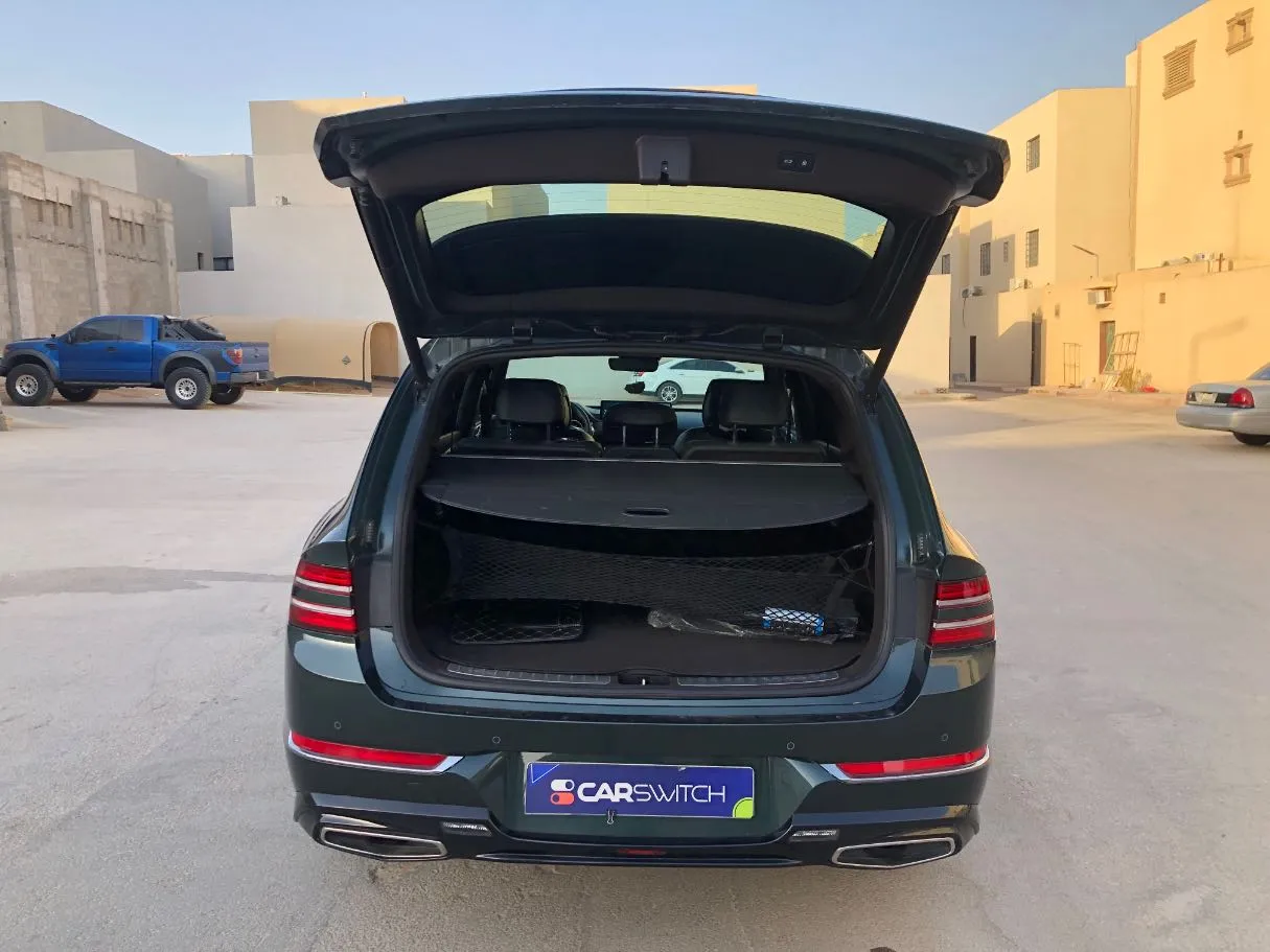 Car image 21