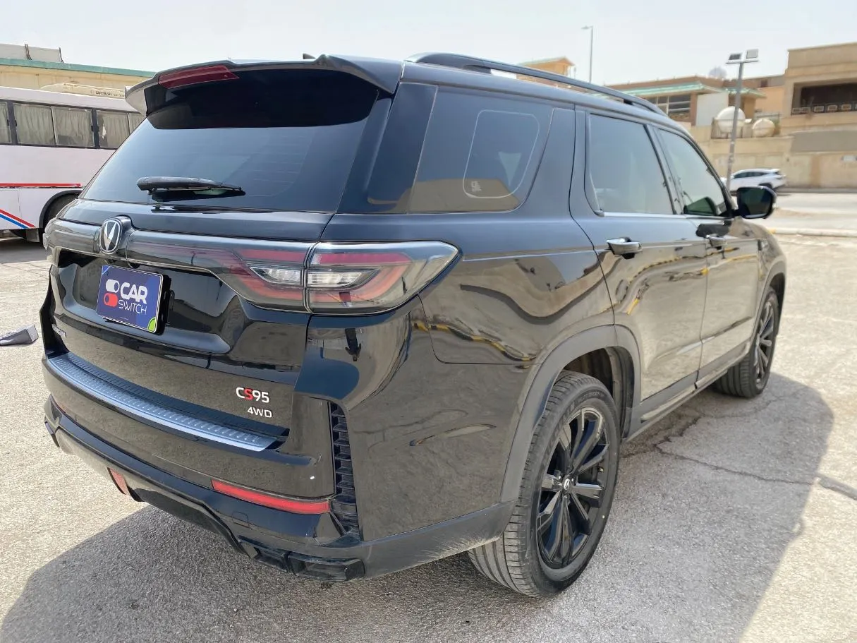 Car image 5