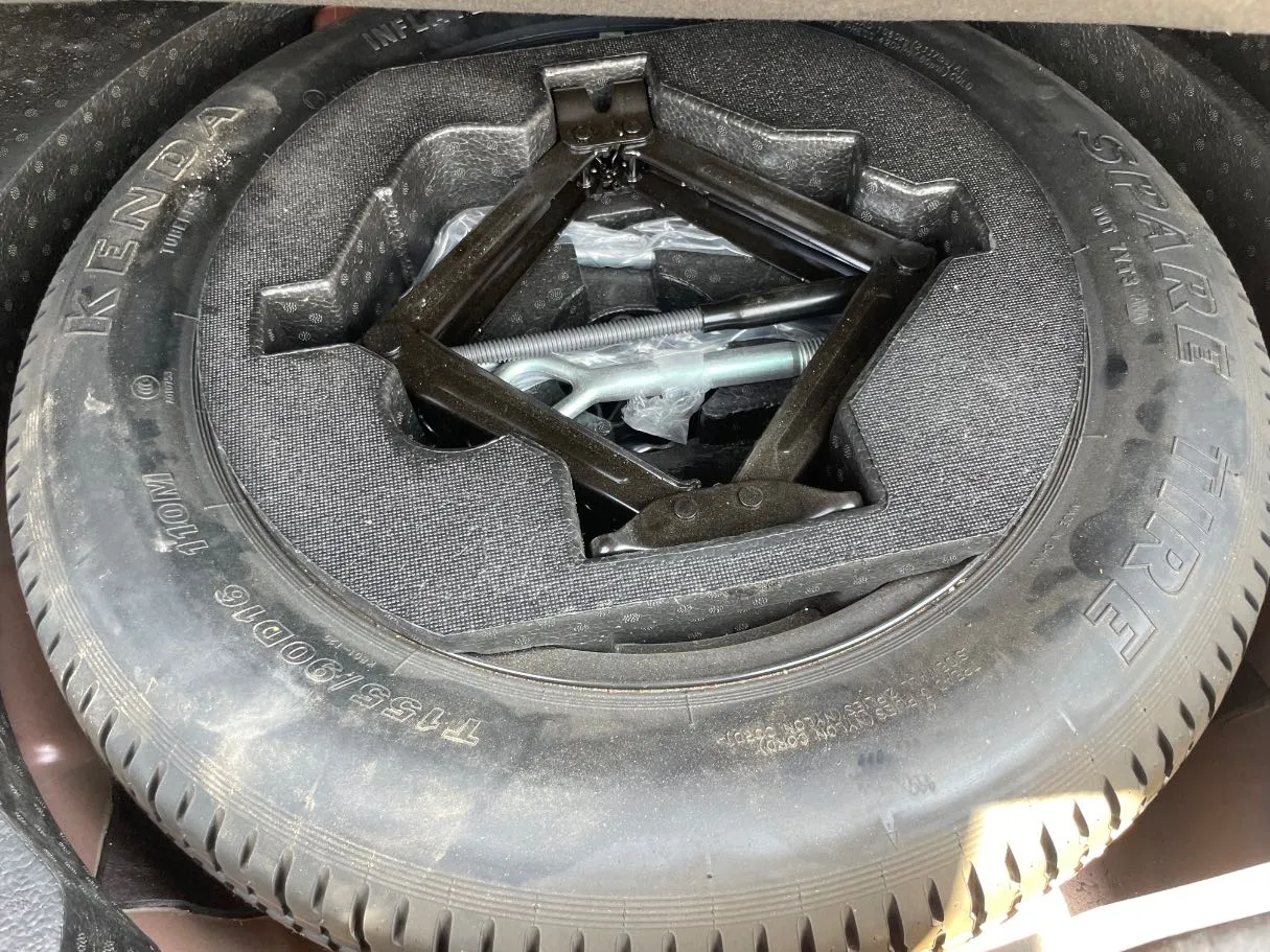 Car image 24