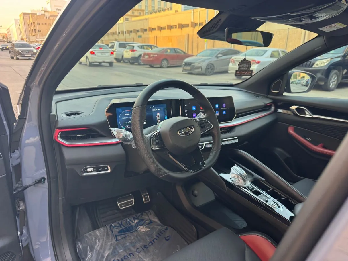 Car image 11
