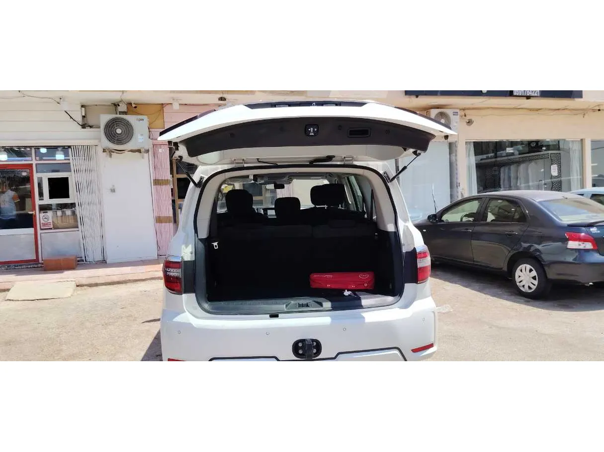 Car image 21