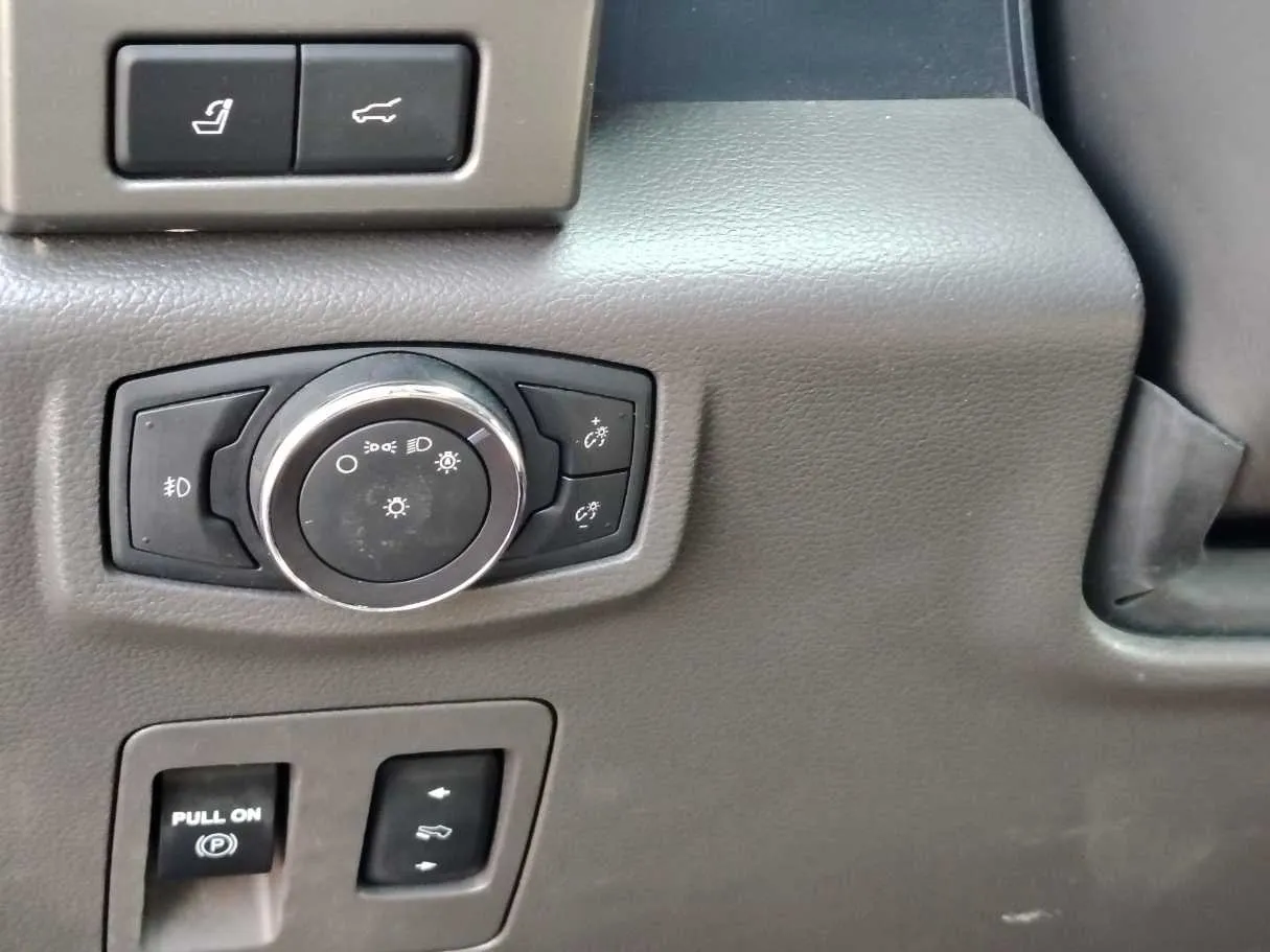 Car image 36
