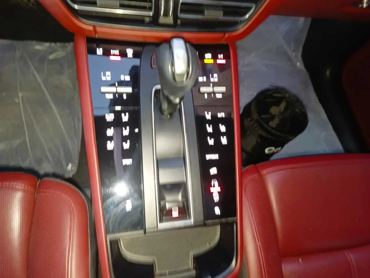 Car image 23