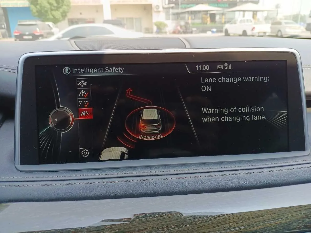 Car image 26