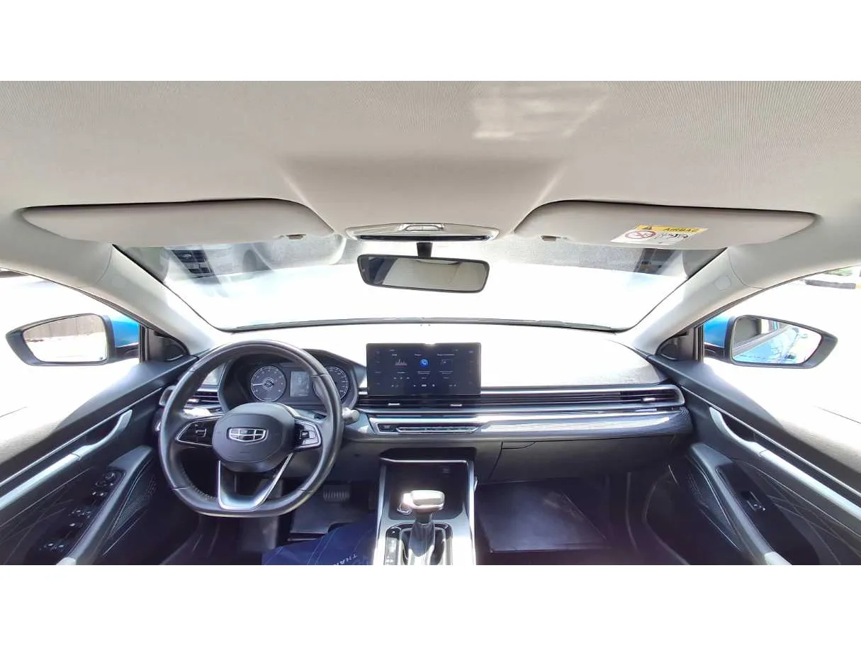 Car image 14