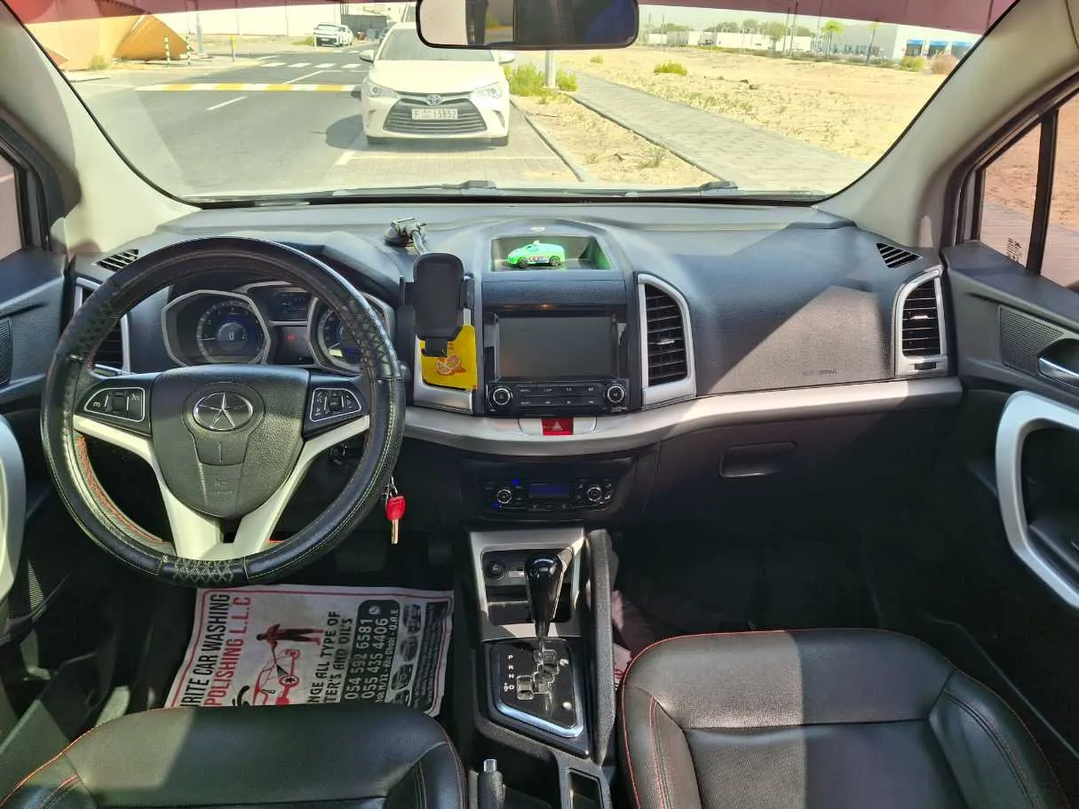 Car image 15