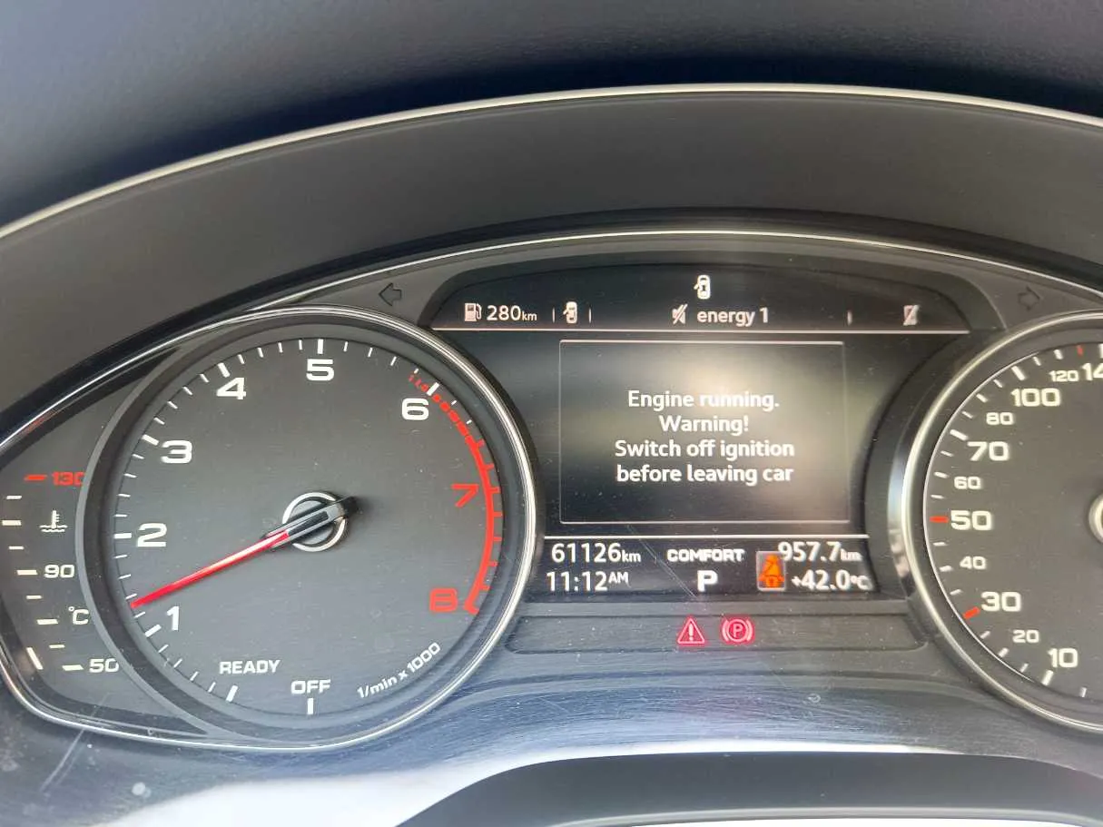 Car image 26