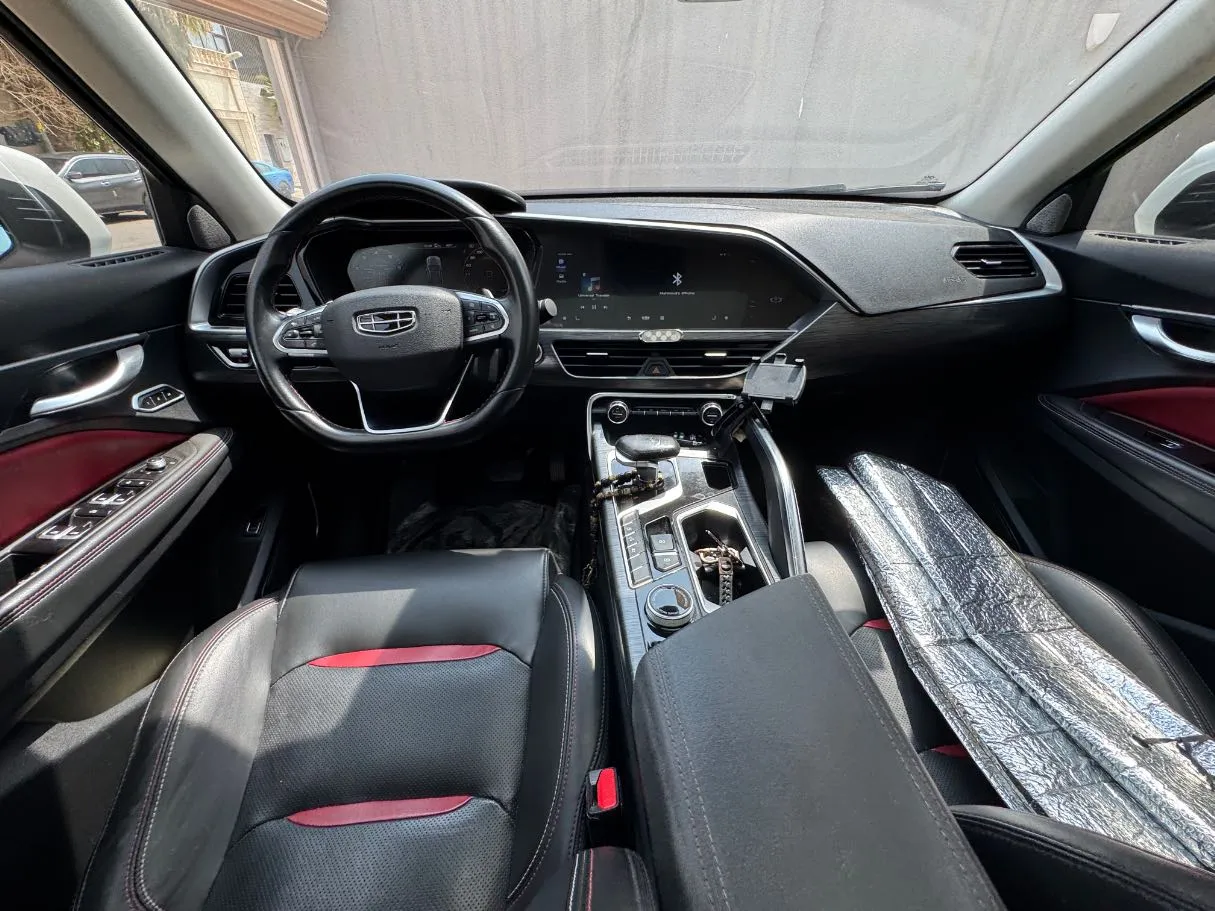 Car image 15