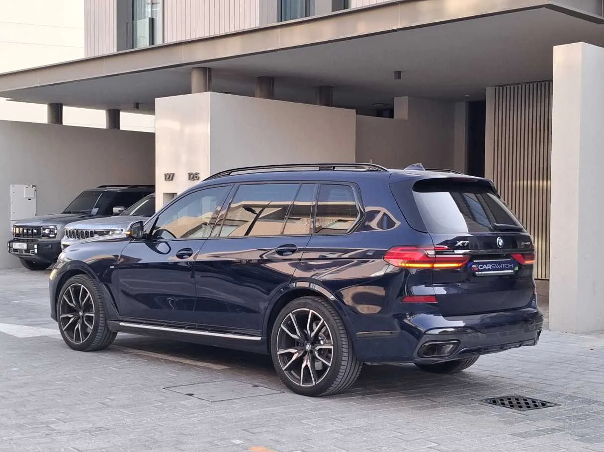 Car image 7