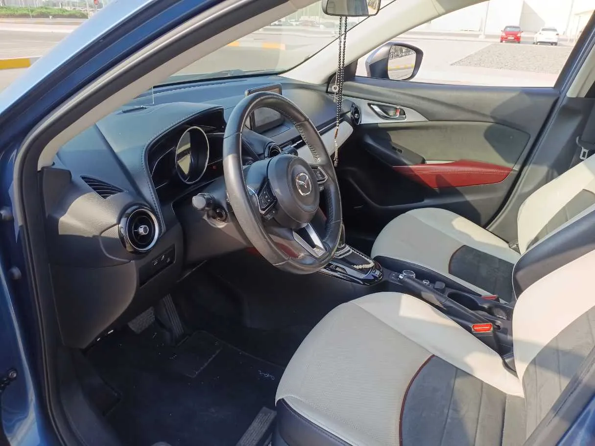 Car image 11