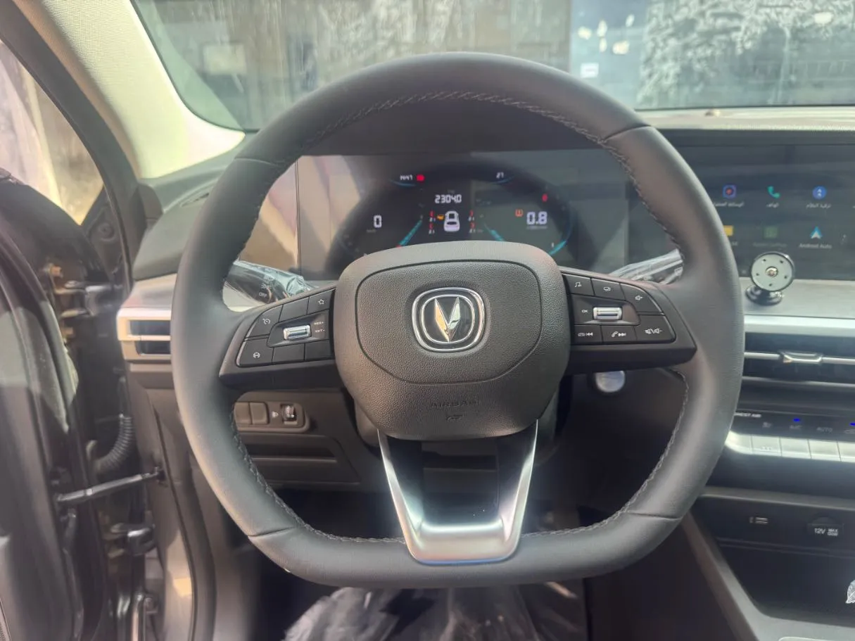 Car image 17