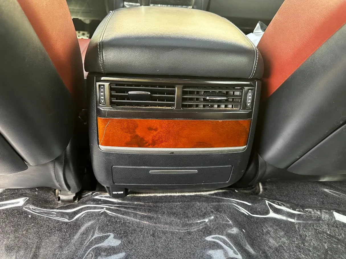 Car image 29