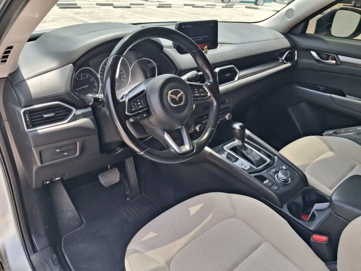 Car image 11