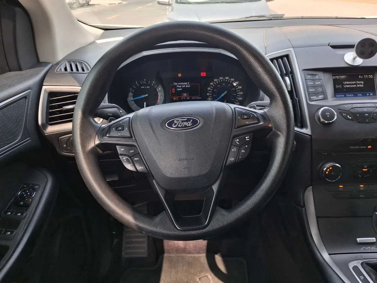 Car image 16