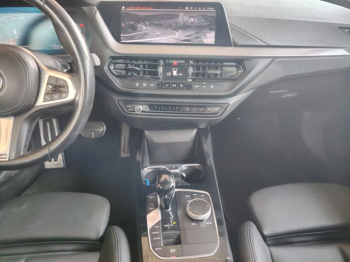 Car image 24