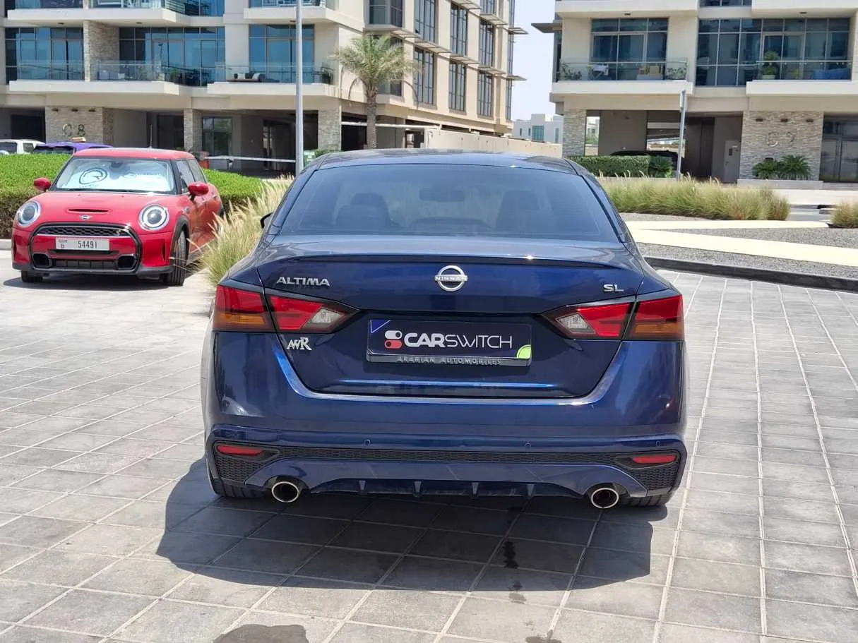 Car image 6