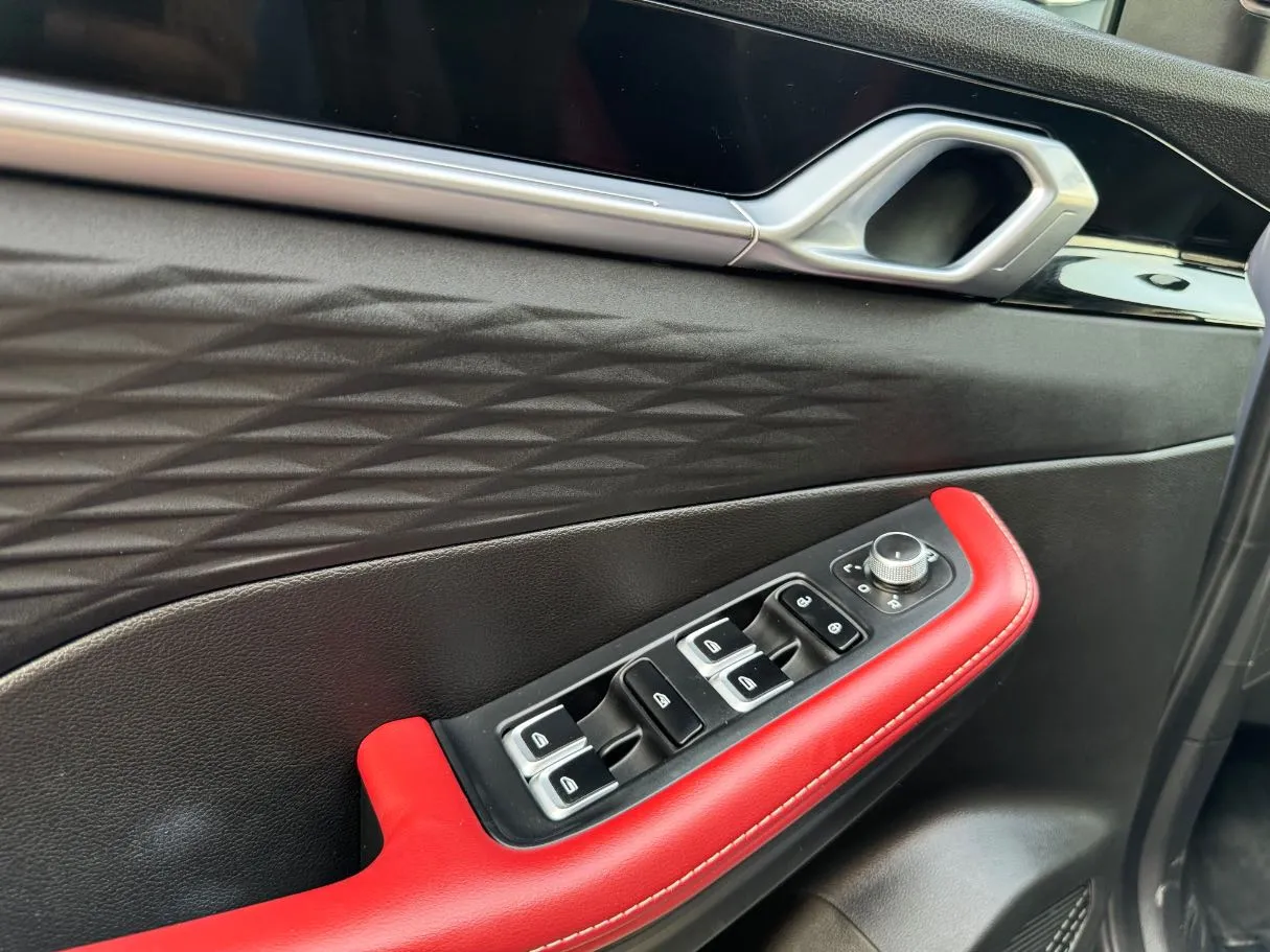 Car image 21