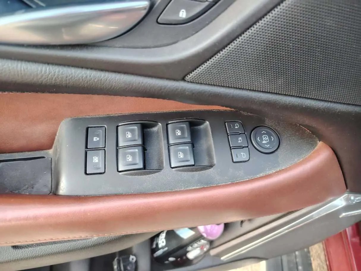 Car image 40