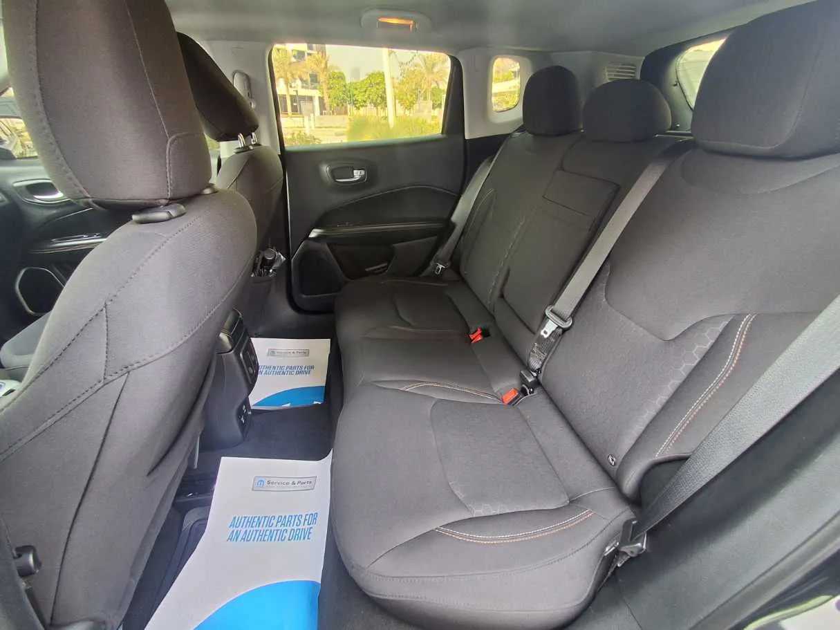 Car image 13