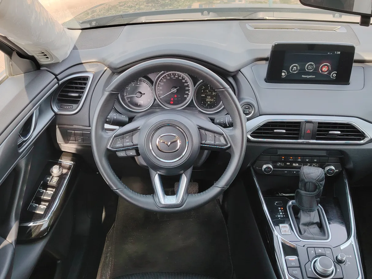 Car image 25