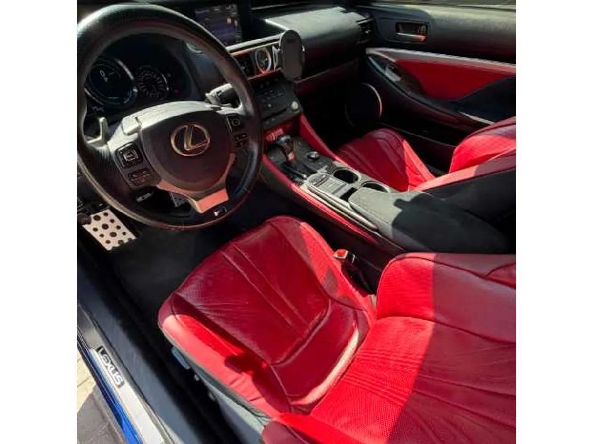 Car image 19