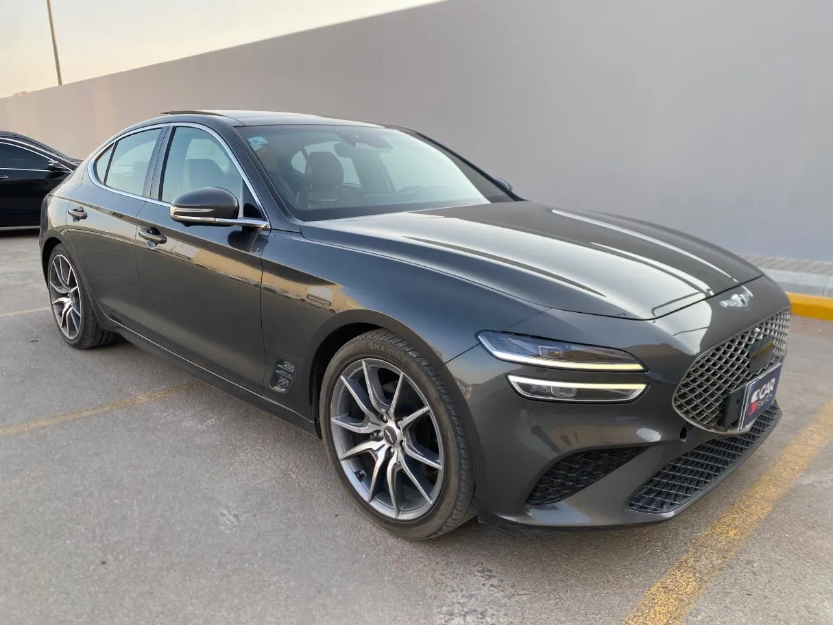 Car image 3