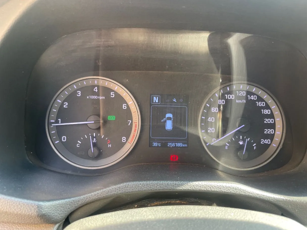 Car image 21