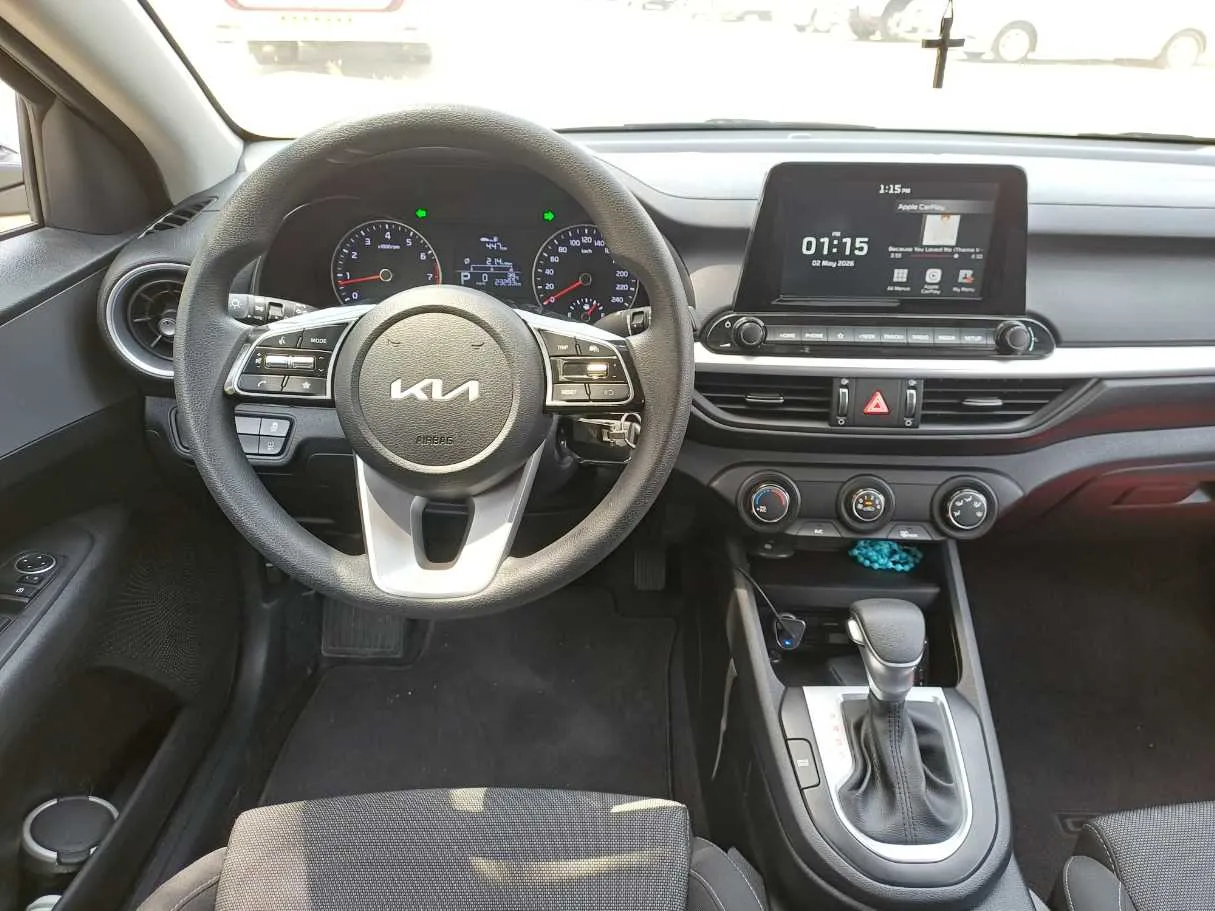 Car image 16