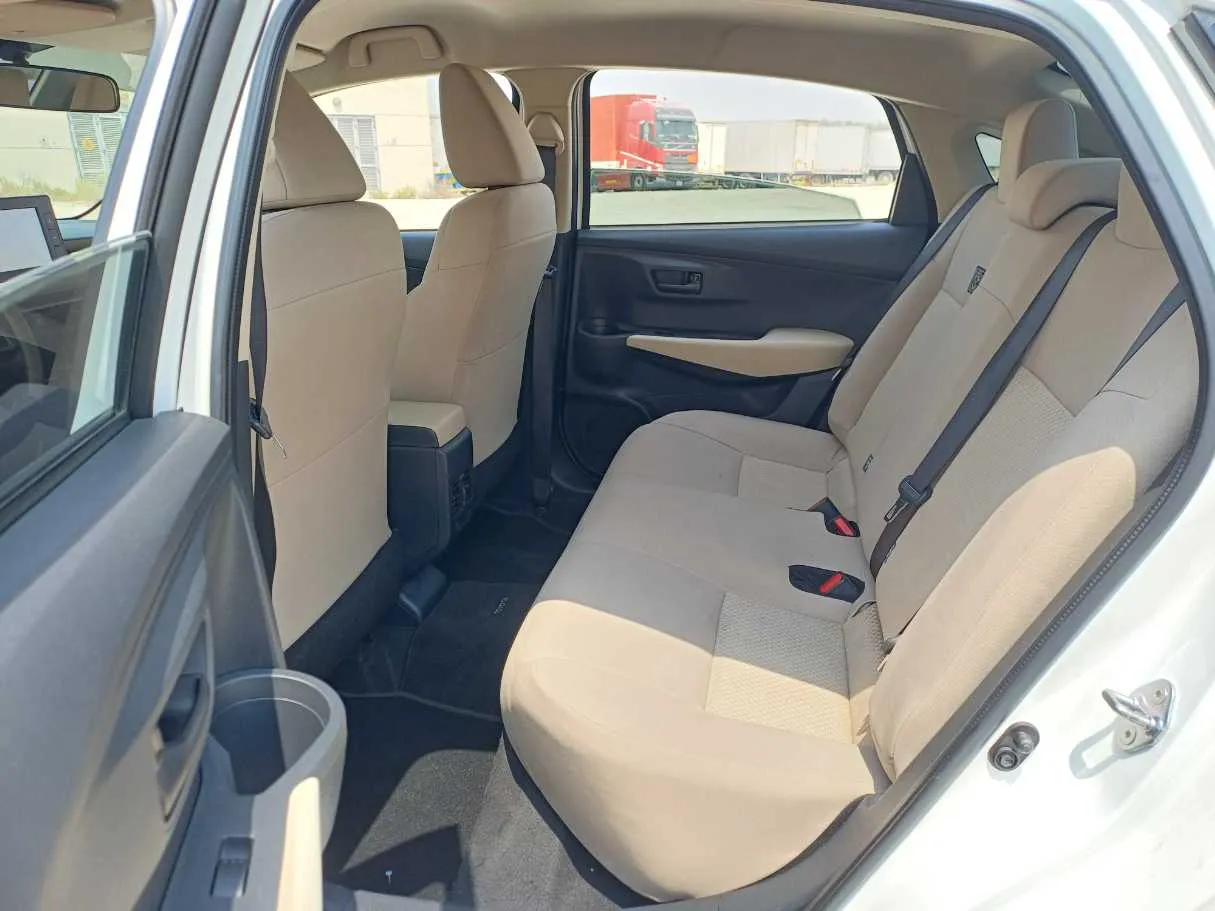 Car image 13