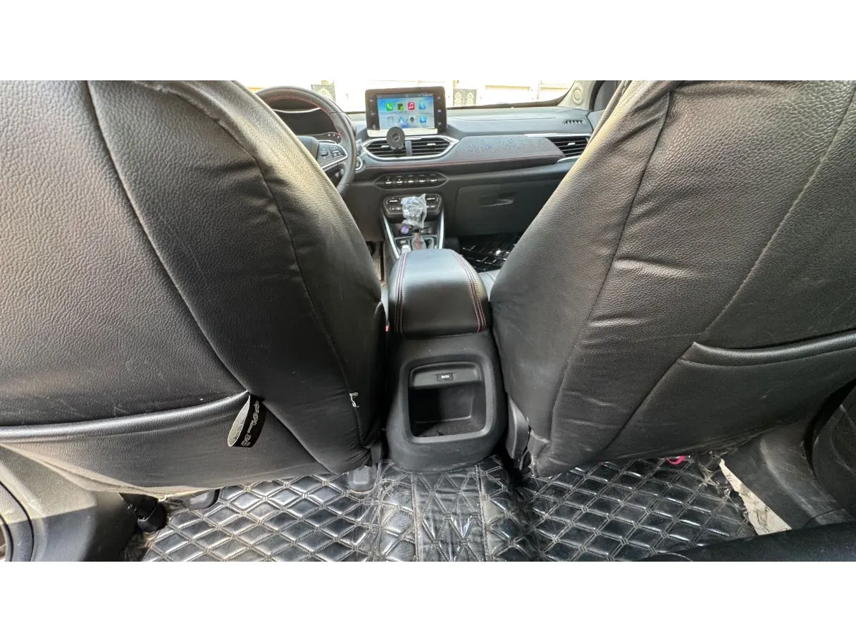 Car image 26